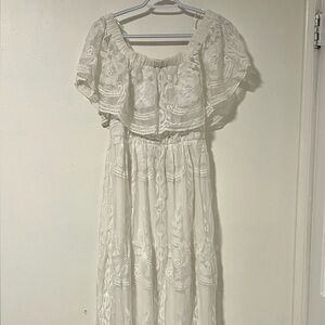 Elegant White Lace Maxi Dress